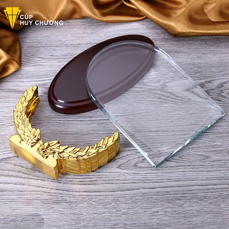 cúp pha lê để bàn (1)