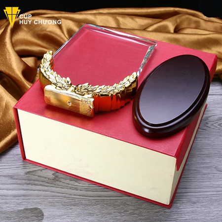 cúp pha lê để bàn (2)