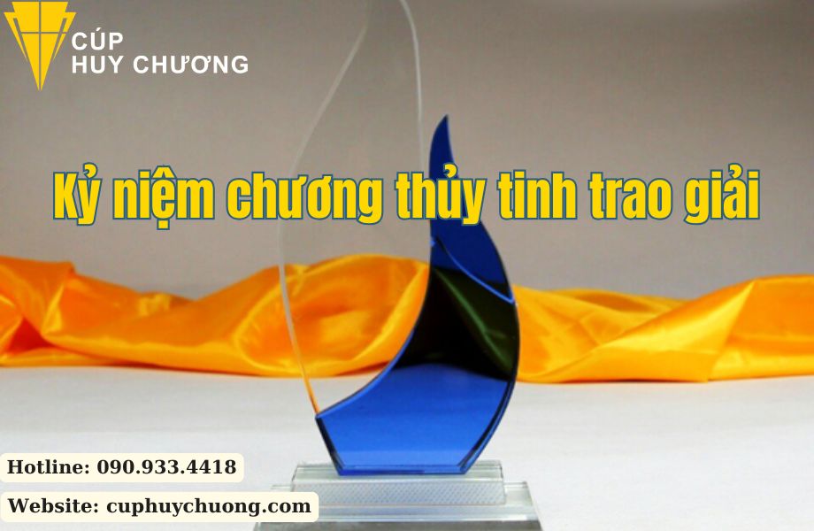 kỷ niệm chương thủy tinh trao giải