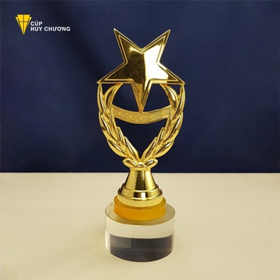 cúp vinh danh mạ vàng