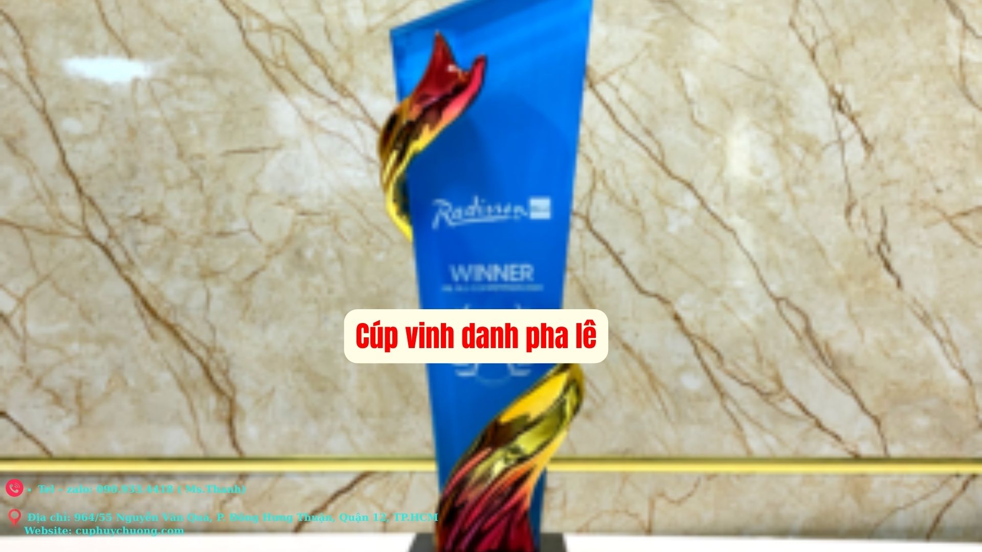 cúp vinh danh pha lê