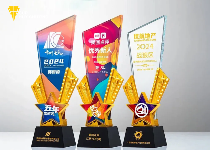 Khắc kỷ niệm chương lấy ngay Hà Nội (7) Khắc kỷ niệm chương lấy ngay Hà Nội (7)